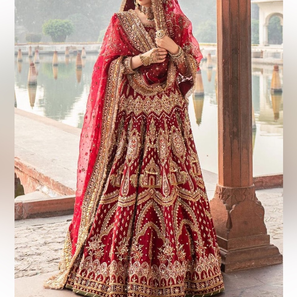 Mohsin Naveed Ranjha MNR bridal lehenga